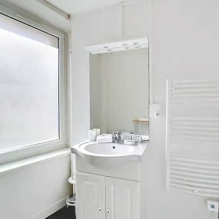 Grignard Apartment